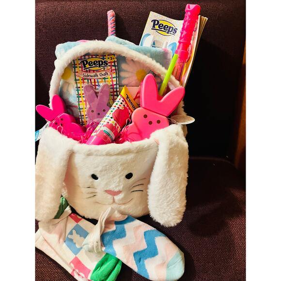 Peeps adorable Easter bundle 50 x 70 soft throw, book, chalk, bubbles, basket - Picture 5 of 8